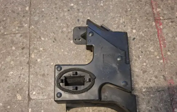 Battery tray