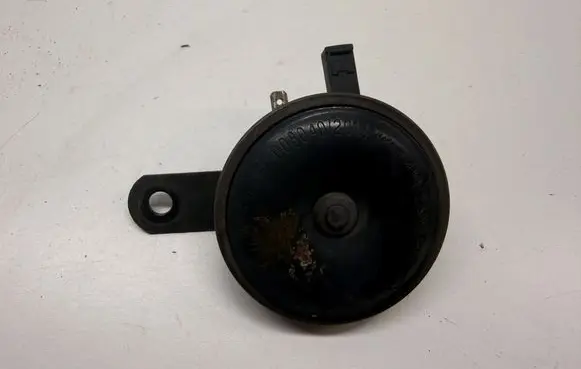 Nissan Juke I F15 Horn signal 008040