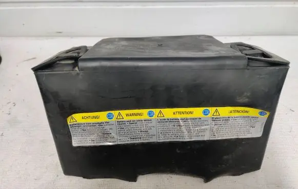 Volkswagen Transporter - Caravelle T5 Battery box tray 7H0915430