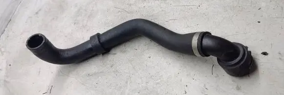 Volvo XC90 Engine coolant pipe/hose 31474845