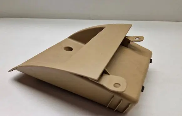 Glove box