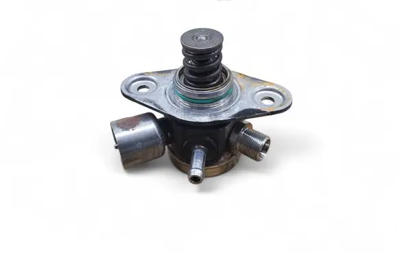 Mercedes-Benz GLA W156 Fuel injection high pressure pump A2700700501