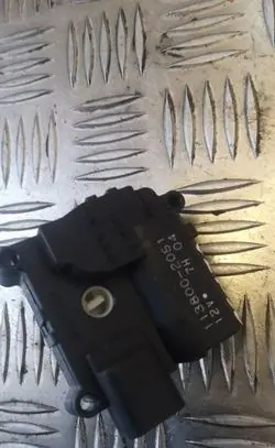 Toyota Corolla Verso AR10 Air flap motor/actuator 1138002051