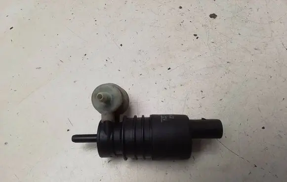 Ford Mondeo MK IV Windscreen/windshield washer pump 002005