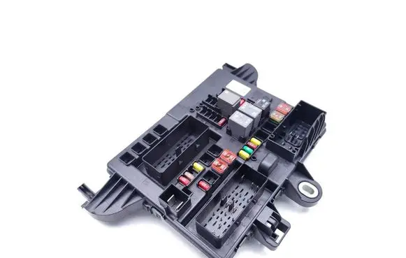 Opel Insignia A Fuse module 13485565