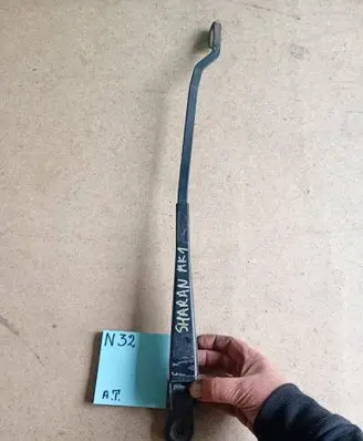 Volkswagen Sharan Front wiper blade arm 95865658