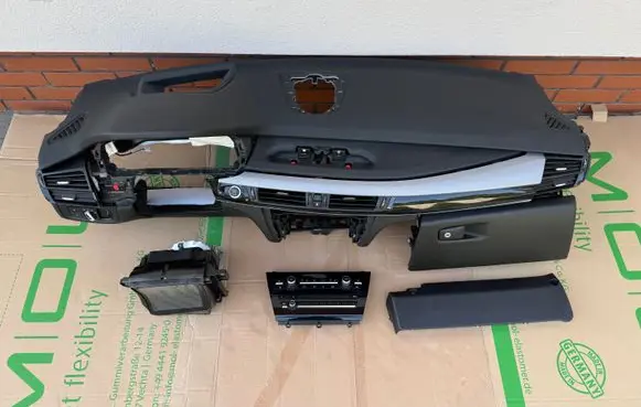 BMW X5 F15 Dashboard
