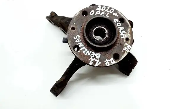 Opel Corsa F Front wheel hub 