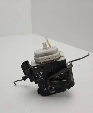 Audi A3 S3 8L Front door lock 8l0173b