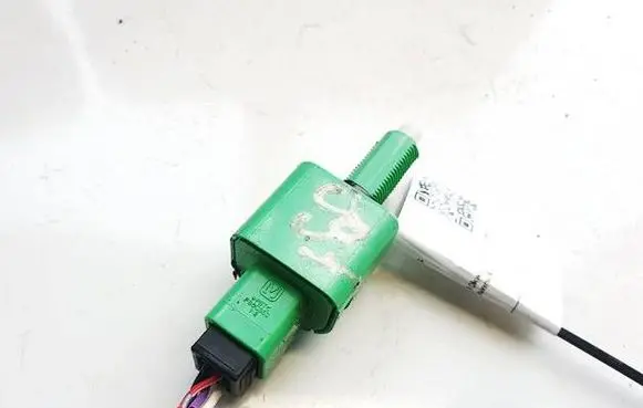 Toyota Avensis T270 Brake pedal sensor switch F80CS53