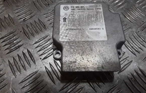 Volkswagen Touran I Airbag control unit/module 1T0909605