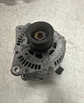 Volkswagen Golf IV Generator/alternator 037903025C