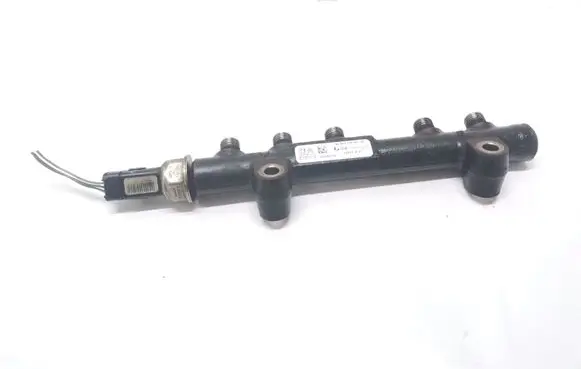 Ford Focus Fuel distributor 968529758002 122130710 28497Z01
