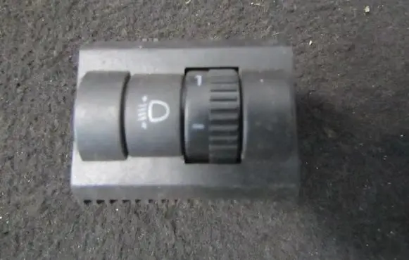 Volkswagen Polo Headlight level height control switch 6Q0941333B