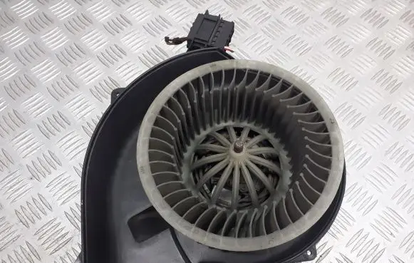 Volkswagen Polo IV 9N3 Heater fan/blower 6Q1820015C