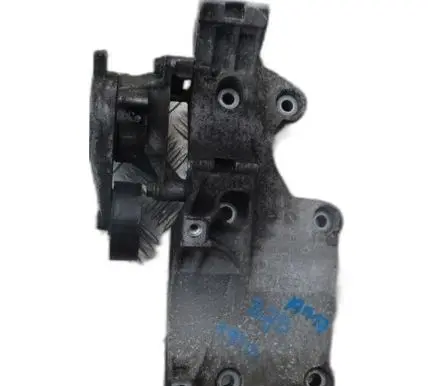 Volkswagen Golf V Engine mount bracket 