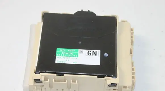 Toyota Auris E180 Central body control module 8922102350