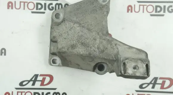 Audi A6 S6 C5 4B Engine mounting bracket 8D0199307K