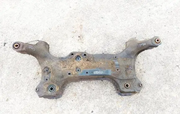 Toyota Avensis T220 Front subframe