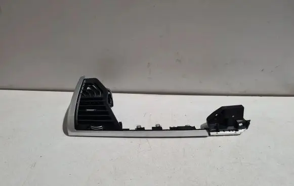 BMW X3 G01 Dashboard side air vent grill/cover trim 9384397