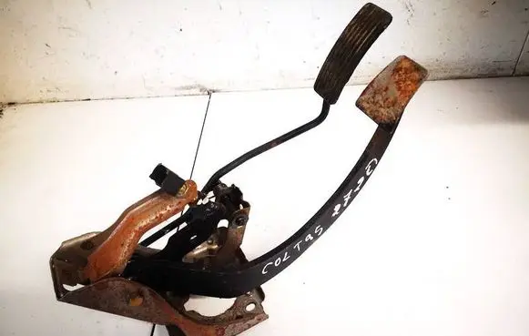 Mitsubishi Colt Clutch pedal 