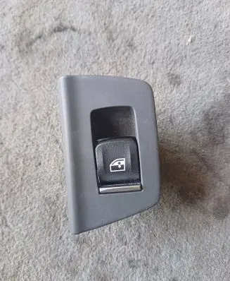 BMW 5 G30 G31 Electric window control switch 9327031 L1AA02128