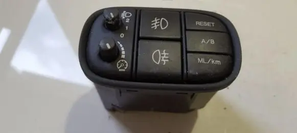 Jaguar S-Type Fog light switch 2R8311654 2R83-11654