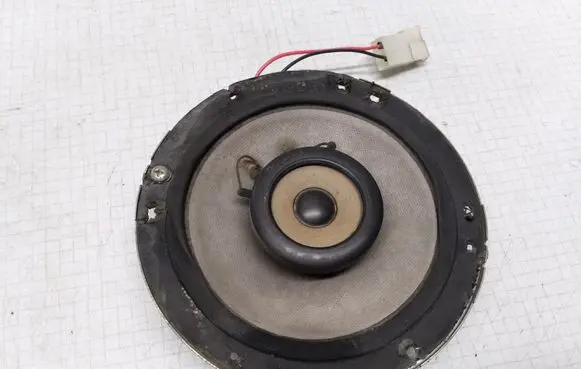 Mazda 323 F Front door speaker KFC1673