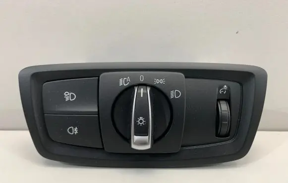BMW X2 F39 Light switch 9877892