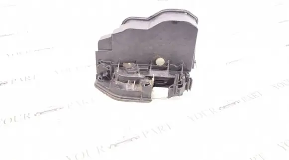 BMW X3 F25 Front door lock 7318416
