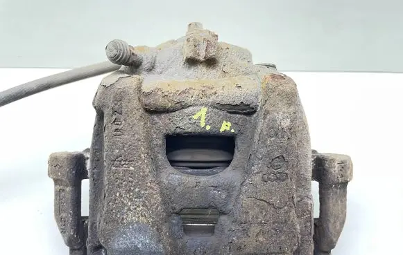 Volkswagen Tiguan Front brake caliper