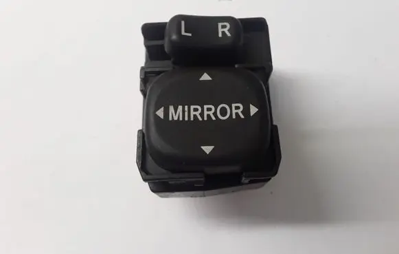 Toyota Yaris Wing mirror switch 183574