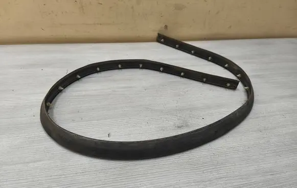 Front door rubber seal