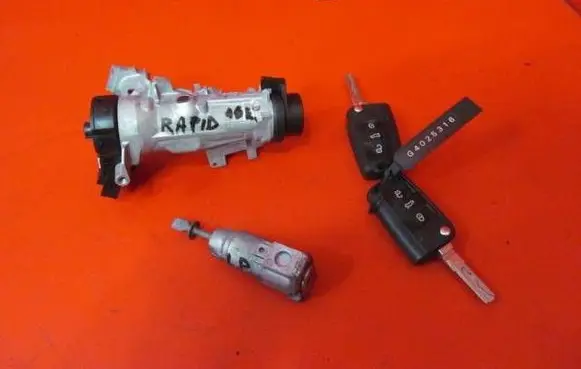 Skoda Rapid (NH) Ignition lock 1K0905851 6C0905865