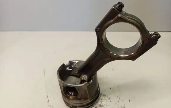 BMW X5 E70 Piston with connecting rod 84L110