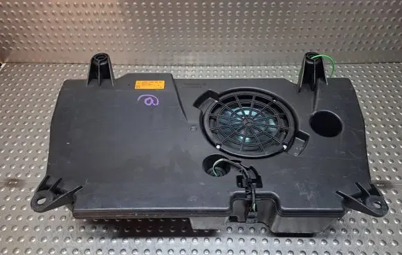 Mercedes-Benz GLA W156 X156 Subwoofer speaker S27705919 A2468200002