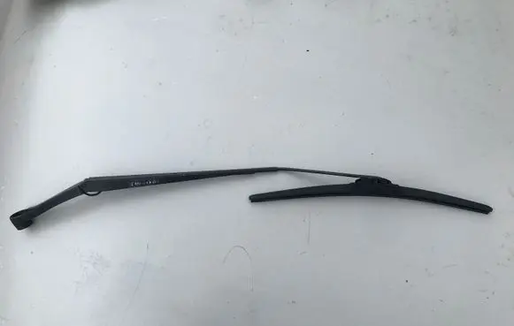 Opel Insignia A Front wiper blade arm 13227399