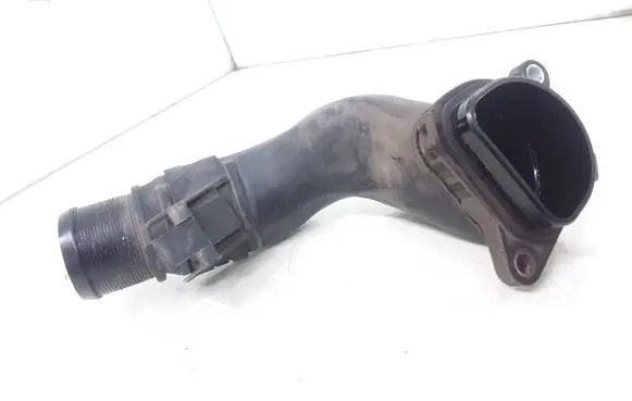 Opel Zafira B Intercooler hose/pipe 13223398