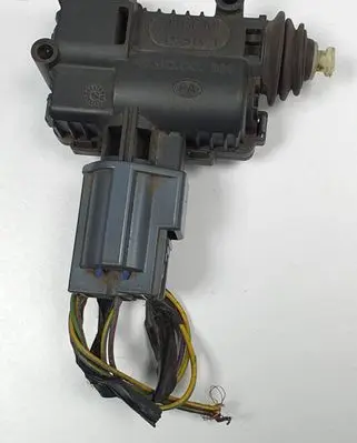Jaguar XF X250 Fuel tank cap lock 