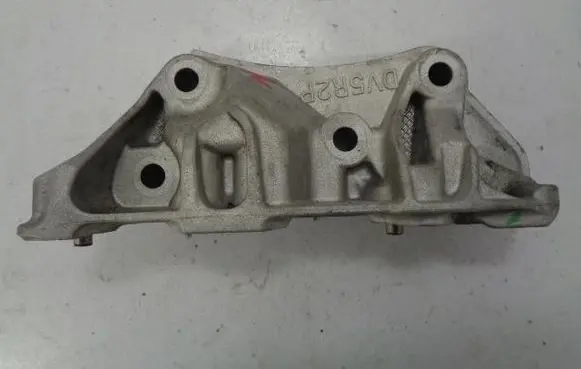Peugeot 308 Engine mount bracket 9810967480 DV5R2P