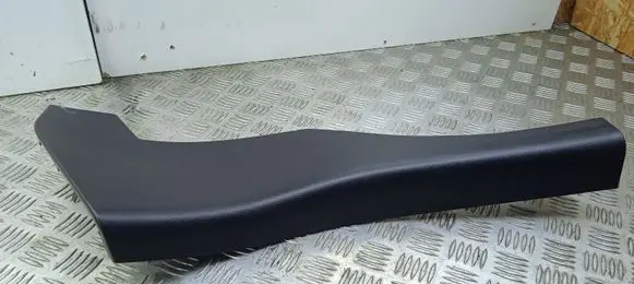 Maserati Ghibli (C) pillar trim 670010905