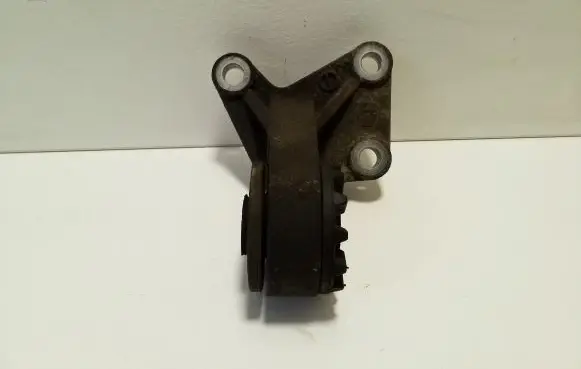 Mitsubishi Outlander Rear differential/diff mount bracket 3517A003 MR589134