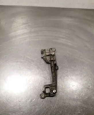 Volkswagen Touran I Engine mounting bracket 03G131159