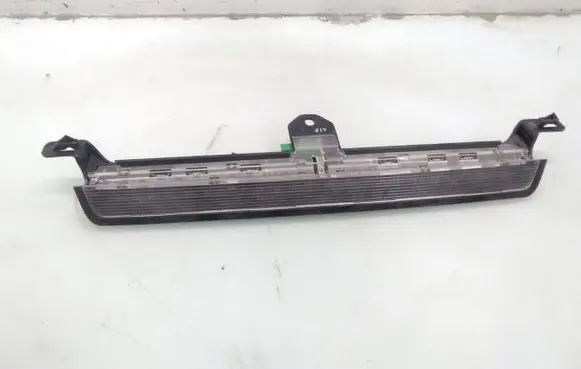 Volvo V70 Third/center stoplight