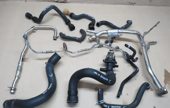 Opel Insignia A Engine coolant pipe/hose 