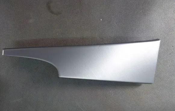 Dashboard glove box trim