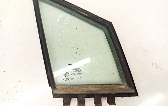 Toyota Corolla Verso AR10 Front door vent window glass four-door 43R00097