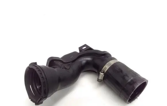 Toyota Avensis T270 Intercooler hose/pipe 172750X011 173410X020A