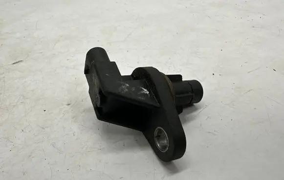 Mercedes-Benz E W212 Camshaft position sensor A6519050100