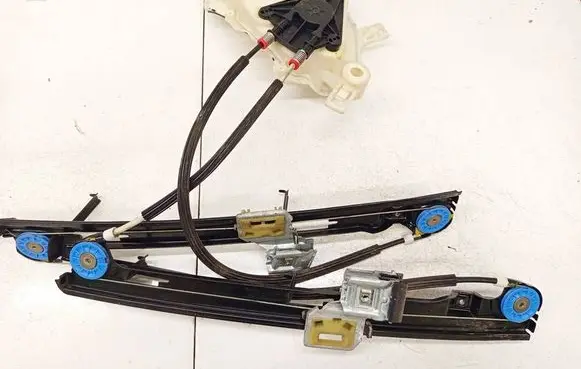 Seat Altea Sliding door window regulator with motor 5P0837402J